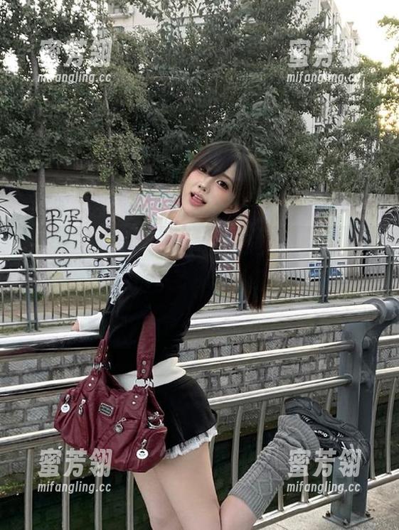 17吃瓜网：走过路过别错过，超高价值的八卦资源等你来挖掘！