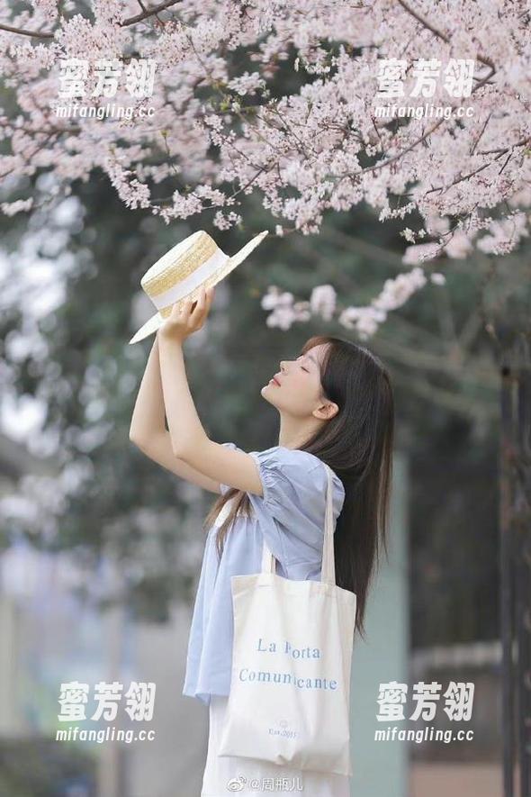 “91吃瓜中心”发布：又一颗热乎乎的瓜，谁能拒绝呢？