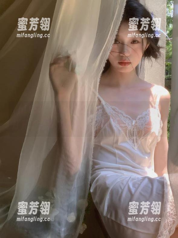 点开hl155.ccm的链接，就像打开了潘多拉的盒子，黑料一个接一个！