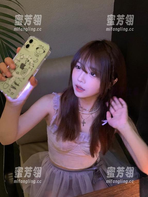 hlw hlw又放毒了!吃着瓜,忍不住看了第八遍的视频…
