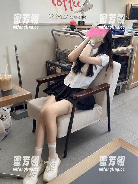 zztt 别问我在看什么,zztt21网页上的这一幕太离谱!