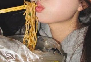 吃瓜网不打烊166的秘诀：收藏每一条离谱新闻，准备好我们要疯狂讨论的瓜吧！