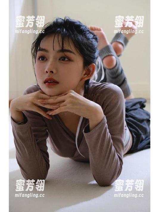 九一吃瓜 九一吃瓜又火了!分享最新绯闻,有点意思