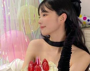 在地铁里等车，今日吃瓜内附热辣瓜地址，找乐子！