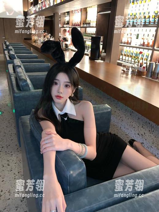 下载‘吃瓜网站’，轻松搞定你的黑料收集器，助你成为朋友圈的爆料达人！