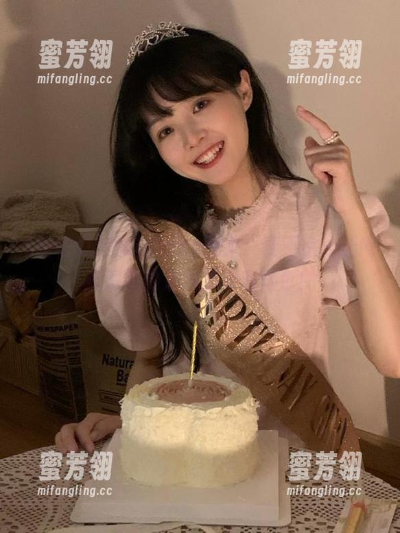 爱吃瓜app快来！要不小心让网红明星的麻烦变双肩背包！