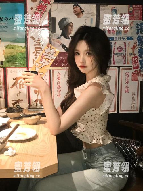 黑哥冲料热议：小小鱼的逆袭之路，点个链接来解锁剧情升级！