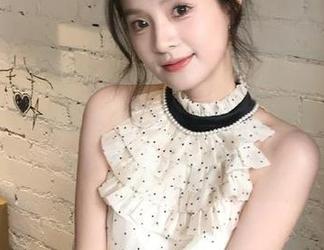 黑料91导航带来的裙摆摇曳，在黑暗中仿佛透出一丝神秘的光，果然满足了我的猎奇心！