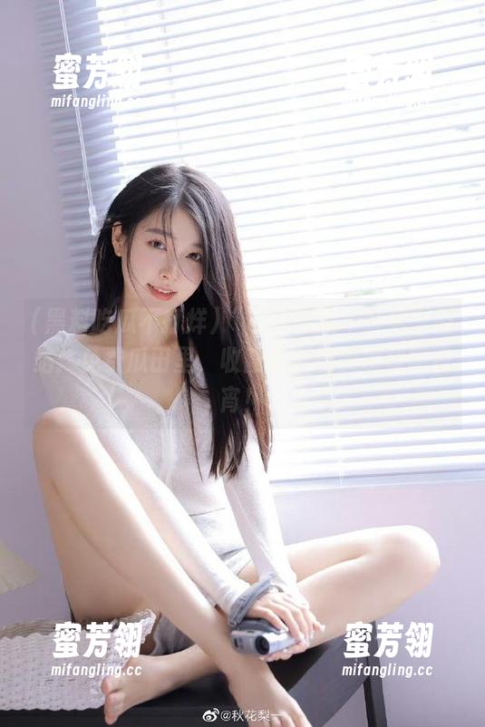 “黑料吃瓜不打烊”网站：免费瓜田里，收割黑料的快感如同夜宵！