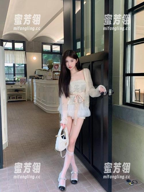 最新八卦抢先看，套路满满，快下载黑料网，精彩不容错过！