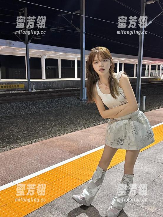 在“黑网料”网页，咱们一起瓜田李下“吃瓜”！